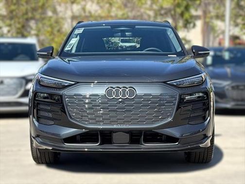 2025 Audi Q6 e-tron Premium Plus quattro