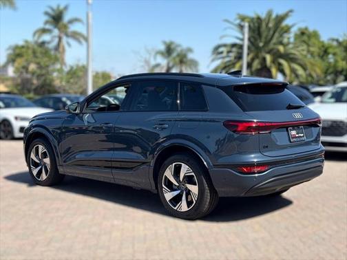 2025 Audi Q6 e-tron Premium Plus quattro