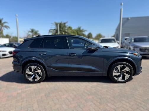2025 Audi Q6 e-tron Premium Plus quattro