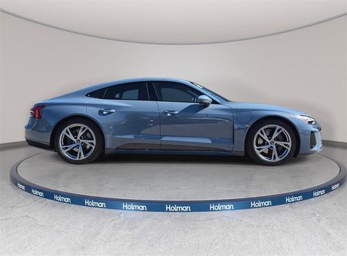 2024 Audi e-tron GT Premium Plus quattro