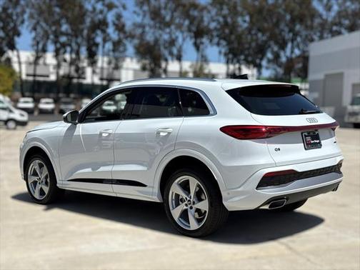 2025 Audi Q5 Premium Plus