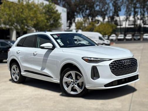 2025 Audi Q5 Premium Plus
