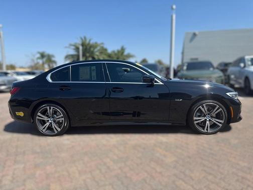 2022 BMW 330e Base