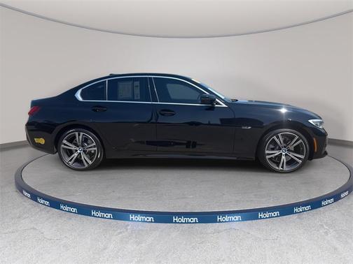 2022 BMW 330e Base