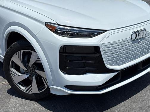 2025 Audi Q6 e-tron Premium Plus quattro