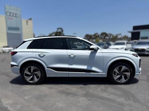 2025 Audi Q6 e-tron Premium Plus quattro