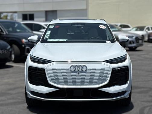 2025 Audi Q6 e-tron Premium Plus quattro