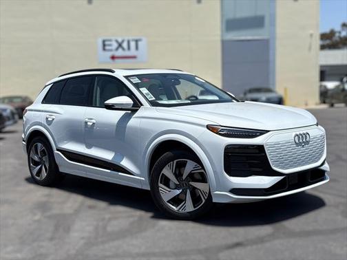 2025 Audi Q6 e-tron Premium Plus quattro