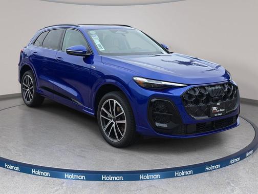 Ultra Blue Metallic 2026 Audi Q5 Premium Plus TFSI quattro S tronic