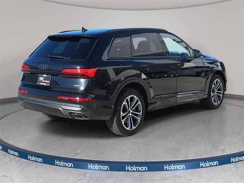 2026 Audi Q7 45 Premium Plus