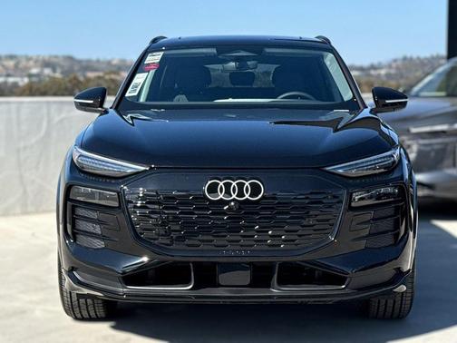2025 Audi Q6 e-tron Premium Plus quattro