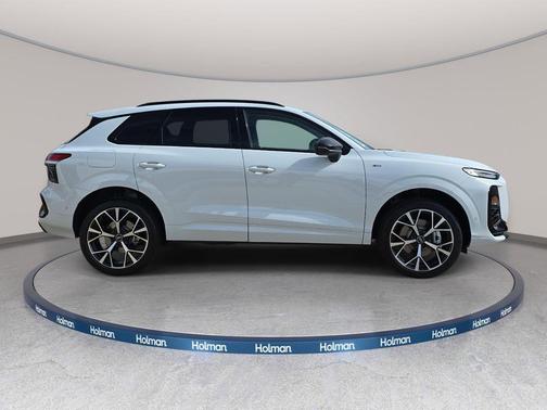 Glacier White Metallic 2026 Audi Q3 TFSI quattro S tronic