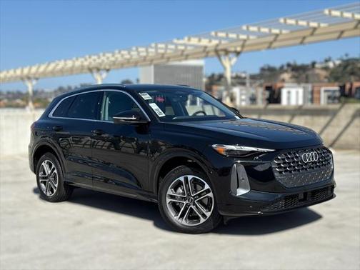 2025 Audi Q5 Premium