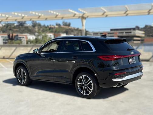2025 Audi Q5 Premium