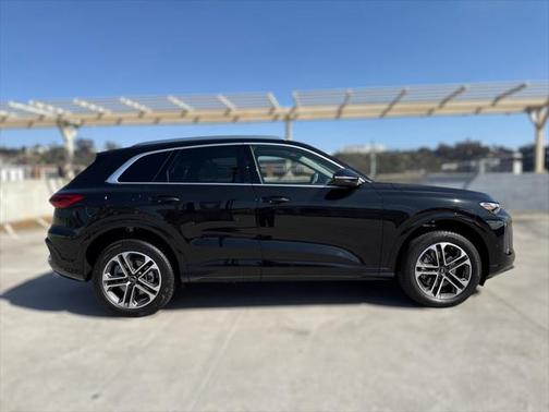 2025 Audi Q5 Premium