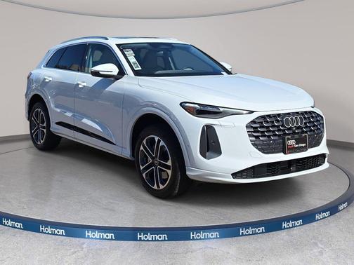 Glacier White Metallic 2026 Audi Q5 Premium Plus TFSI quattro S tronic