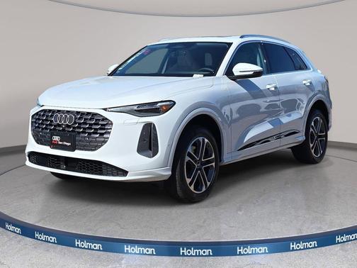 Glacier White Metallic 2026 Audi Q5 Premium Plus TFSI quattro S tronic