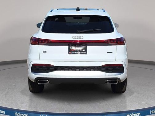 Glacier White Metallic 2026 Audi Q5 Premium Plus TFSI quattro S tronic