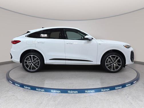 Arkona White 2026 Audi Q5 Sportback Premium Plus TFSI quattro S tronic