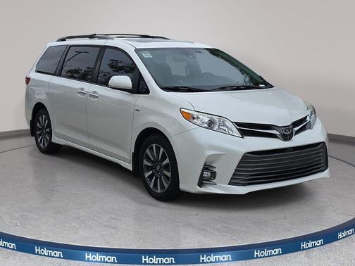 2019 Toyota Sienna XLE