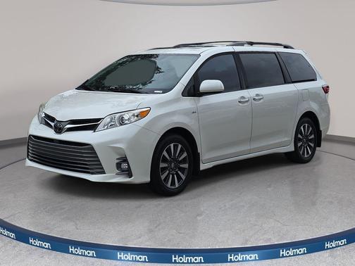 2019 Toyota Sienna XLE