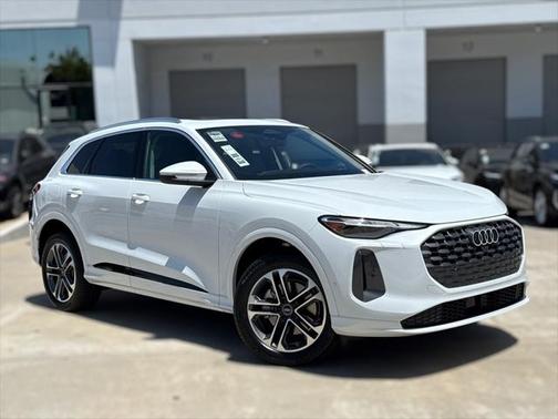 2025 Audi Q5 Premium