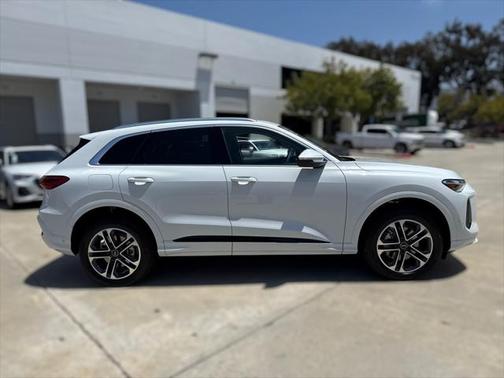 2025 Audi Q5 Premium