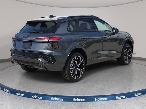 Daytona Gray Pearl Effect 2026 Audi Q3 TFSI quattro S tronic
