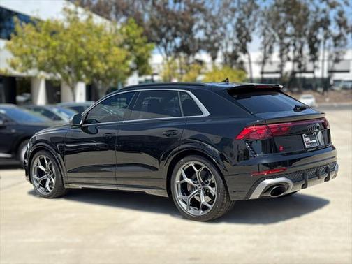 2025 Audi RS Q8 4.0T