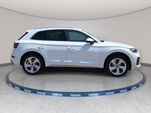 Ibis White 2021 Audi Q5 45 Premium Plus