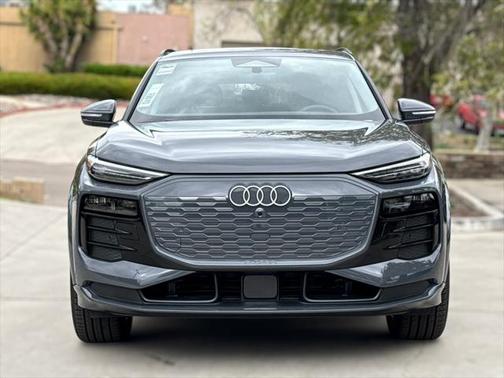 2025 Audi Q6 e-tron Premium Plus quattro