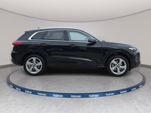 Mythos Black Metallic 2026 Audi Q5 Premium Plus TFSI quattro S tronic