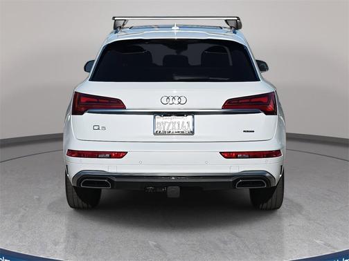 2022 Audi Q5 45 S line Premium Plus