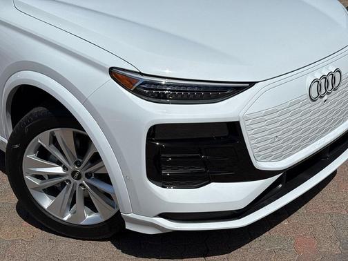 2025 Audi Q6 e-tron Premium Plus