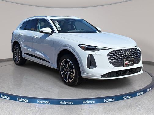 Glacier White Metallic 2026 Audi Q5 Premium Plus TFSI quattro S tronic