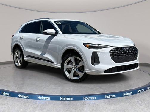 Glacier White Metallic 2025 Audi Q5 Premium Plus TFSI quattro S tronic