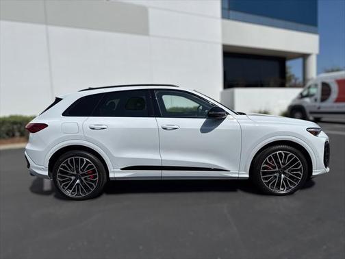 2025 Audi SQ5 3.0T Premium Plus
