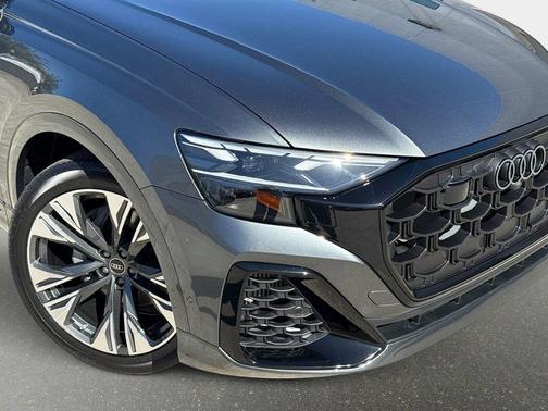 2025 Audi Q8 55 Premium Plus
