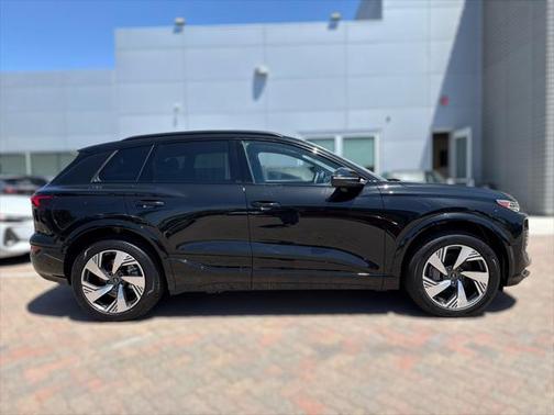 2025 Audi Q6 e-tron Premium Plus quattro
