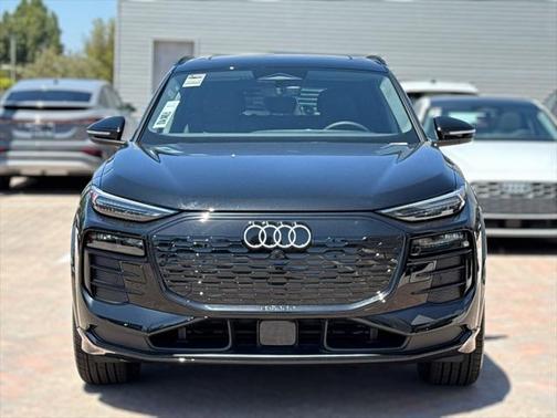 2025 Audi Q6 e-tron Premium Plus quattro