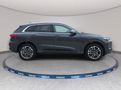Tambora Gray Metallic 2026 Audi Q5 Premium Plus TFSI quattro S tronic