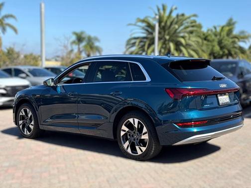 2023 Audi e-tron Premium quattro