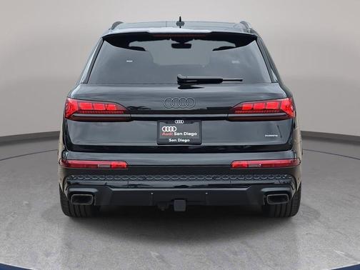 Mythos Black Metallic 2026 Audi Q7 55 Prestige