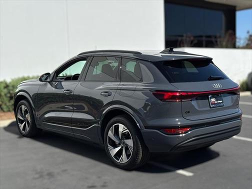 2025 Audi Q6 e-tron Premium Plus quattro