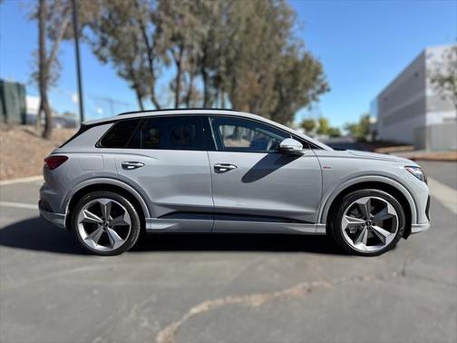 2025 Audi Q4 e-tron Premium Plus 55 quattro