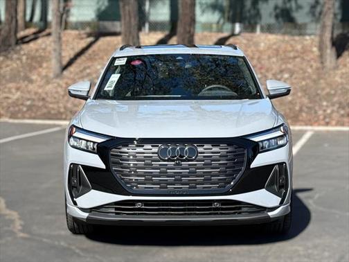 2025 Audi Q4 e-tron Premium Plus 55 quattro