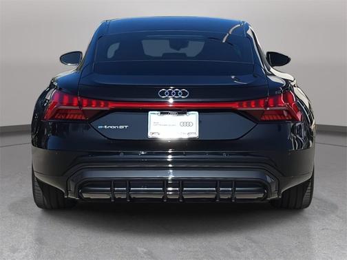 2023 Audi e-tron GT Premium Plus quattro