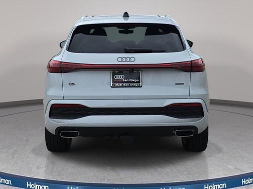 Glacier White Metallic 2026 Audi Q5 Premium Plus TFSI quattro S tronic