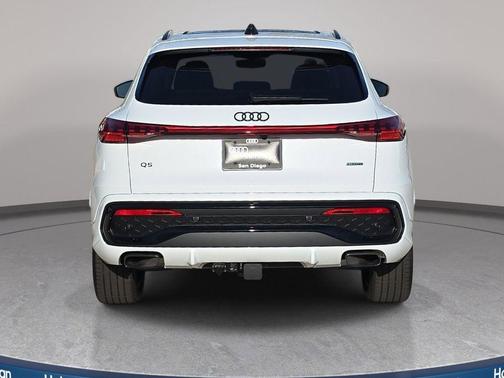 Glacier White Metallic 2026 Audi Q5 Premium Plus TFSI quattro S tronic