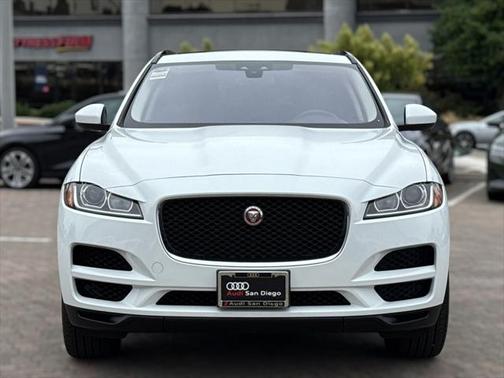 2018 Jaguar F-PACE 25t Premium